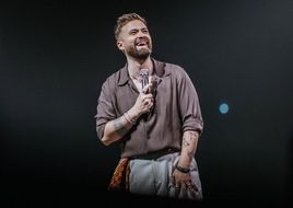 Nino Arial spectacle – Pas comme eux : billets disponibles sur Fnacspectacles.