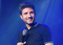 10 humoriste francais à suivre entre stand up et spectacle humour