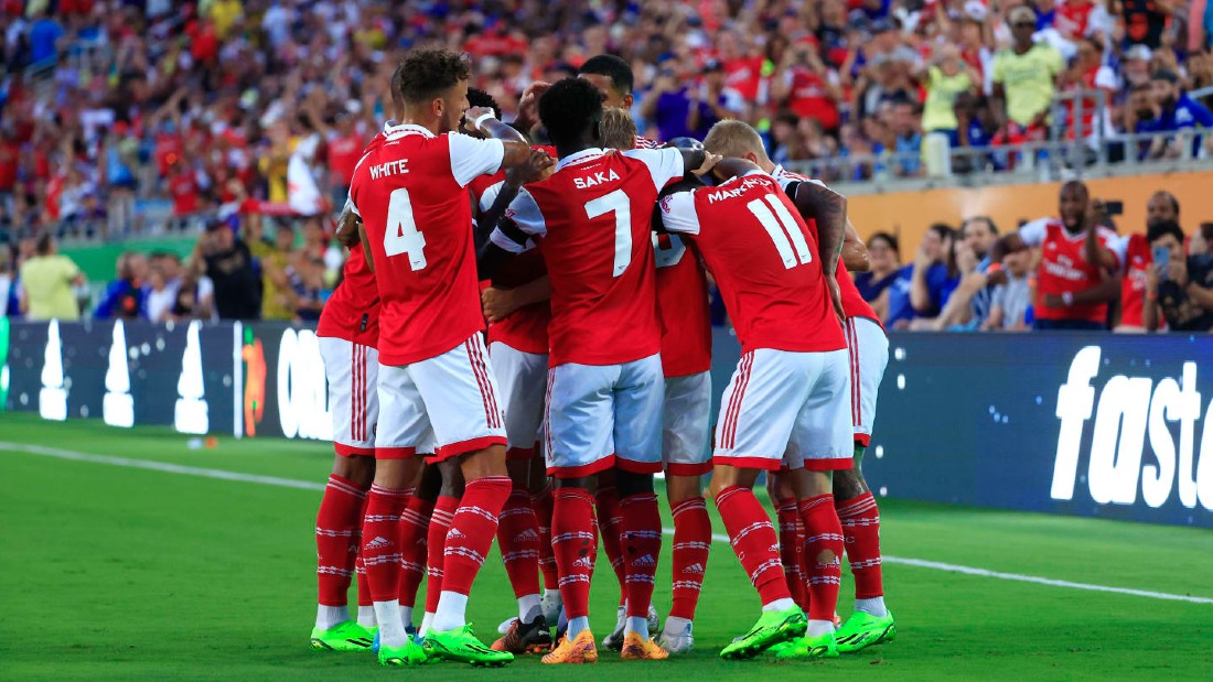 Les joueurs d'Arsenal se congratulent lors d'une victoire en pré-saison