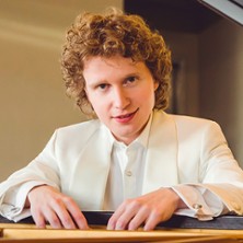Nikolay  Khozyainov