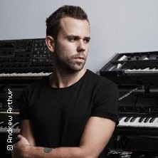 M83