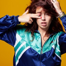 Emma Bojan - Attends-Moi, J'arrive !